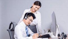 <b>白叟但愿补助后降到10元内；说到专为记者设想的</b>